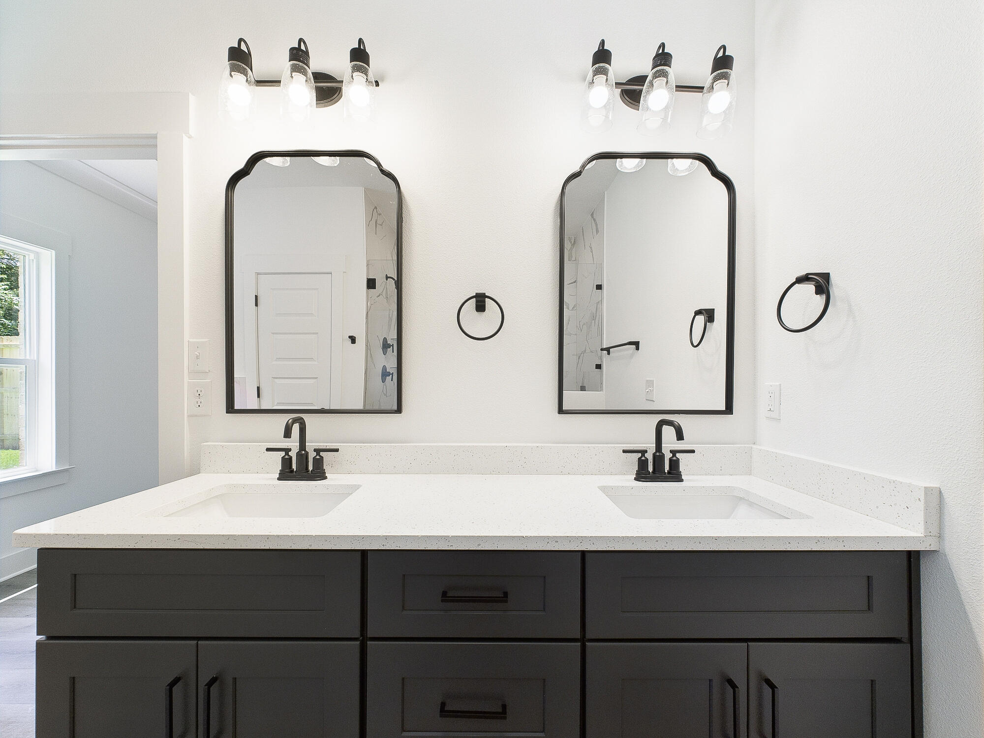 1575 Pine Street Niceville, FL 32578 - Photo 27 of 44 Bathroom