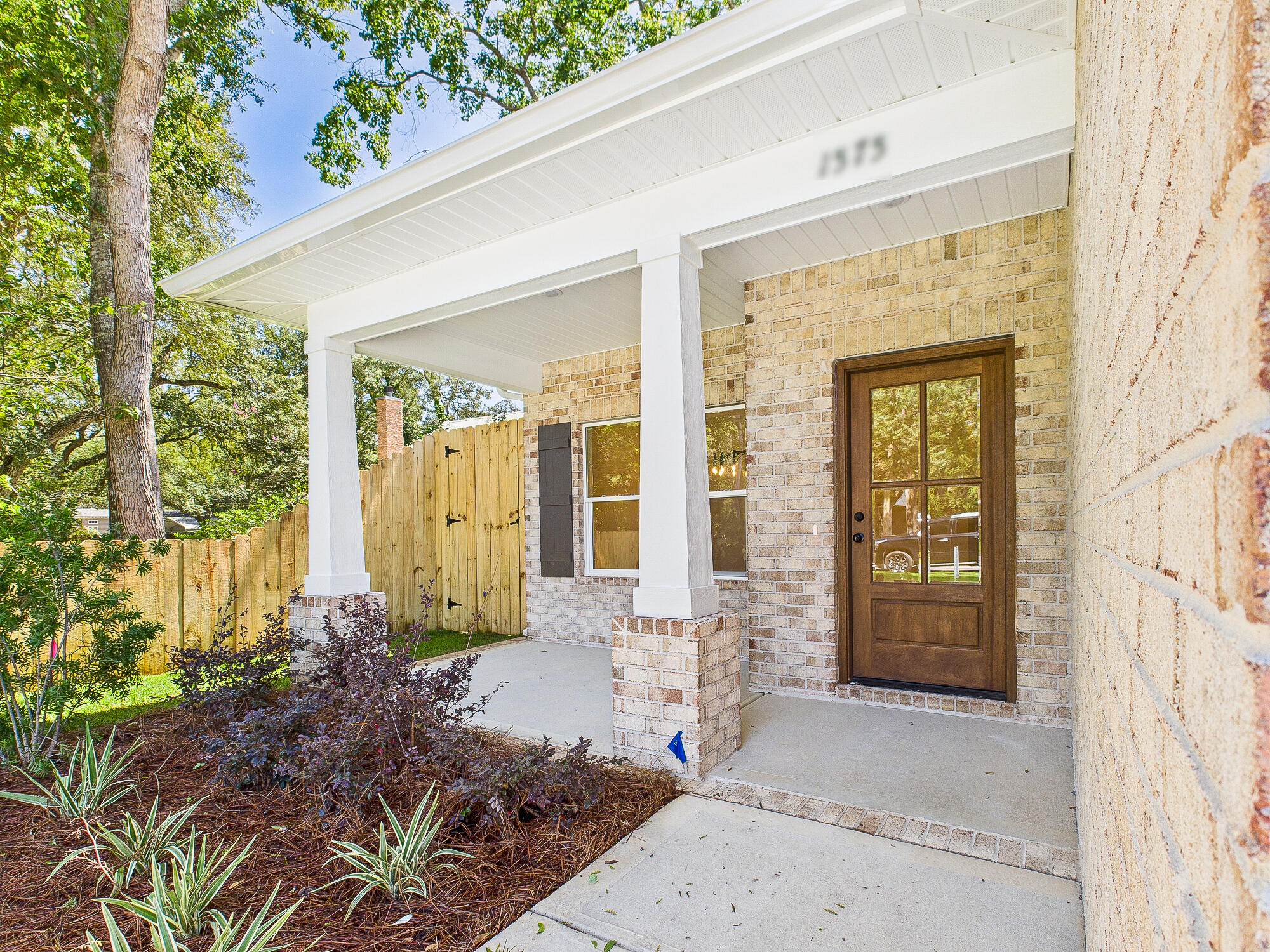 1575 Pine Street Niceville, FL 32578 - Photo 4 of 44 Entry