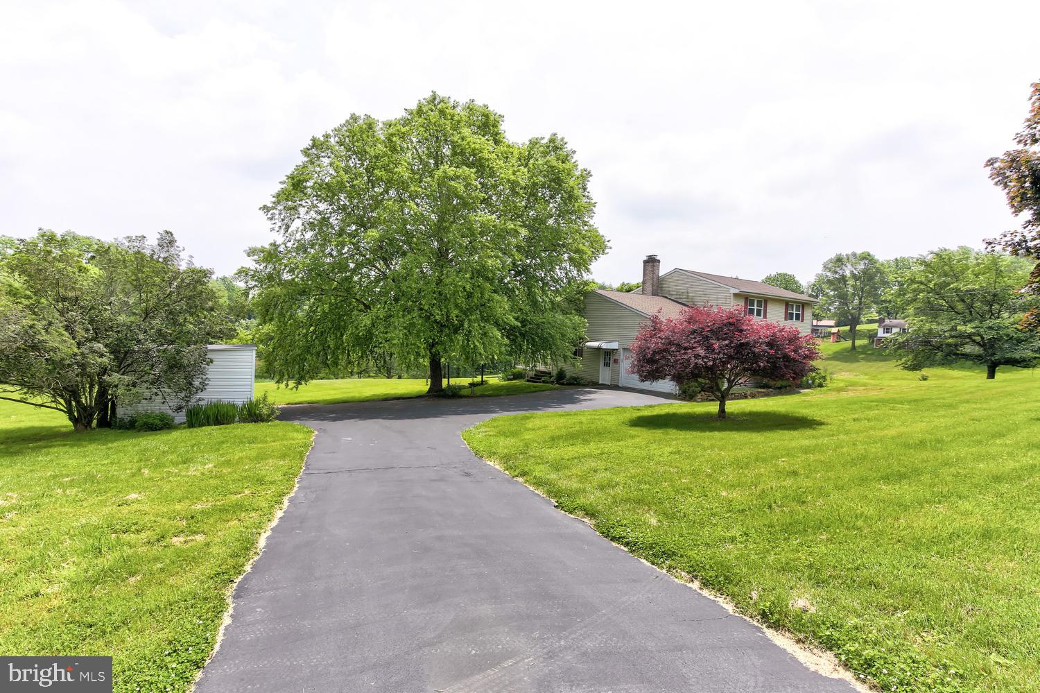 213 Northbank Road Landenberg, PA 19350 - Photo 3 of 36 Driveway