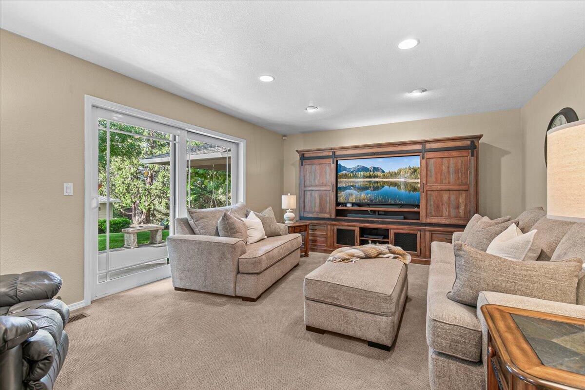 1850 Coker Butte Road Medford, OR 97504 - Photo 23 of 74 26-26