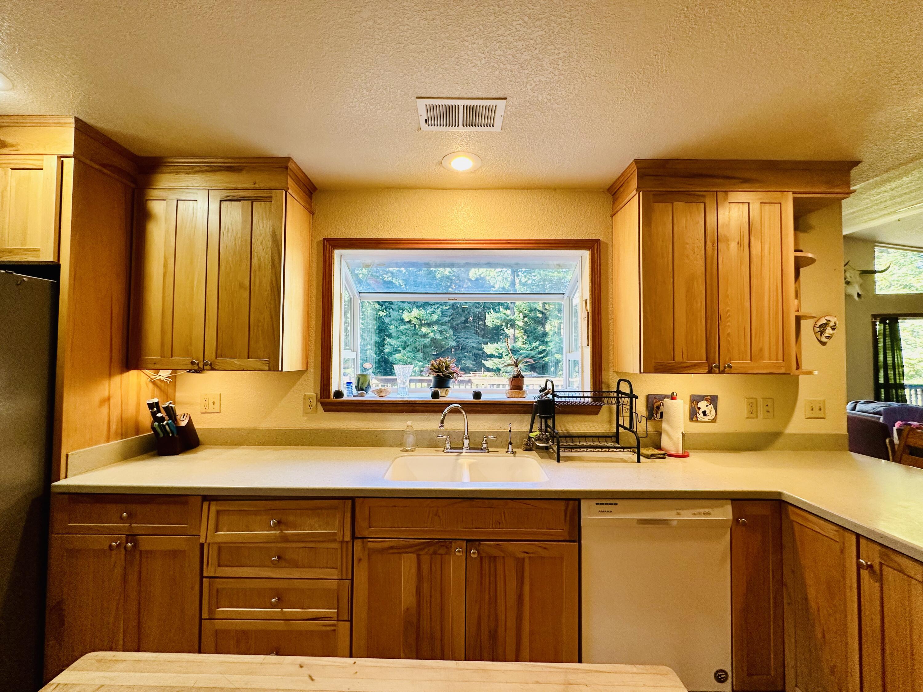 3330 Whitlow Road Myers Flat, CA 95554 - Photo 15 of 96