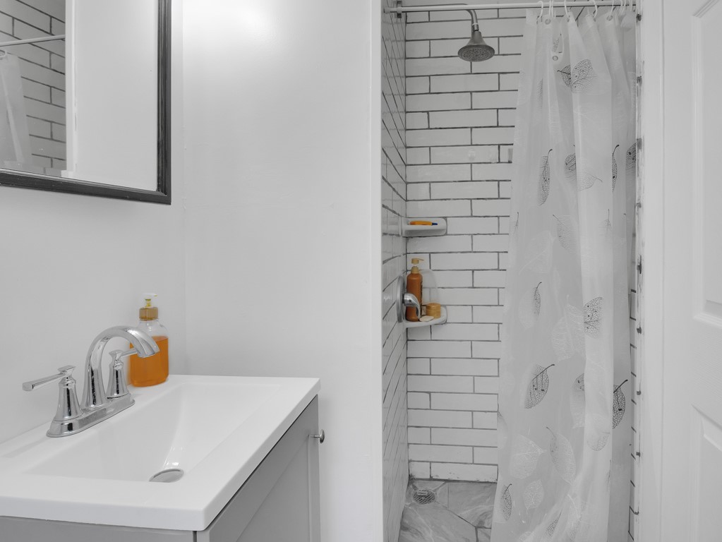 449 Pinnacle Road Henrietta, NY 14623 - Photo 21 of 44 master bath