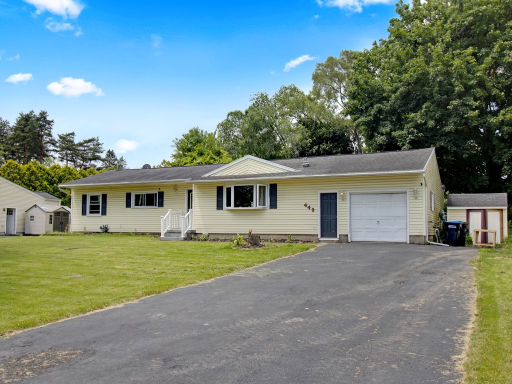 449 Pinnacle Road Henrietta, NY 14623 - Photo 3 of 44