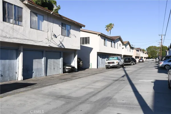 $2,295 | 994 Valencia Street, Unit 108, Costa Mesa, CA 92626