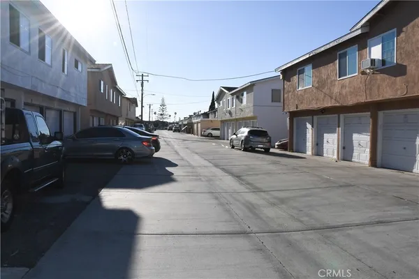 $2,295 | 994 Valencia Street, Unit 108, Costa Mesa, CA 92626