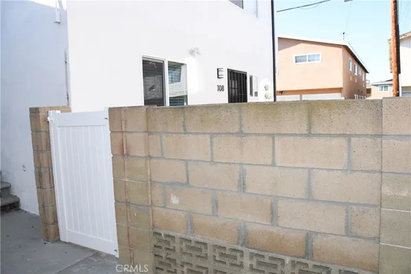 $2,295 | 994 Valencia Street, Unit 108, Costa Mesa, CA 92626