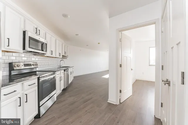 $1,650 | 6649 Ridge Avenue, Unit A301, Philadelphia, PA 19128