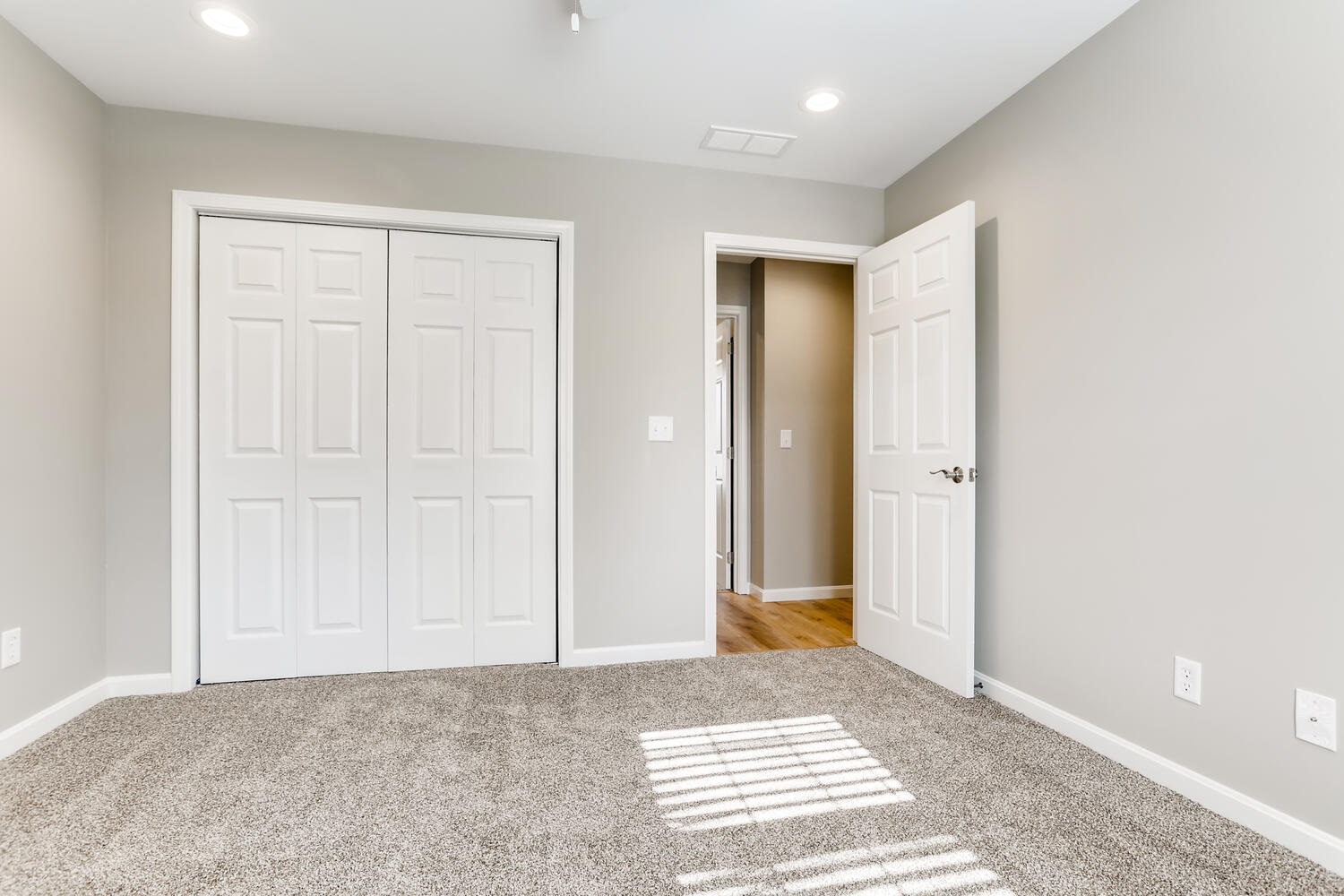609 East Riverside Drive Evansville, IN 47713 - Photo 18 of 25 Gallery Image 18