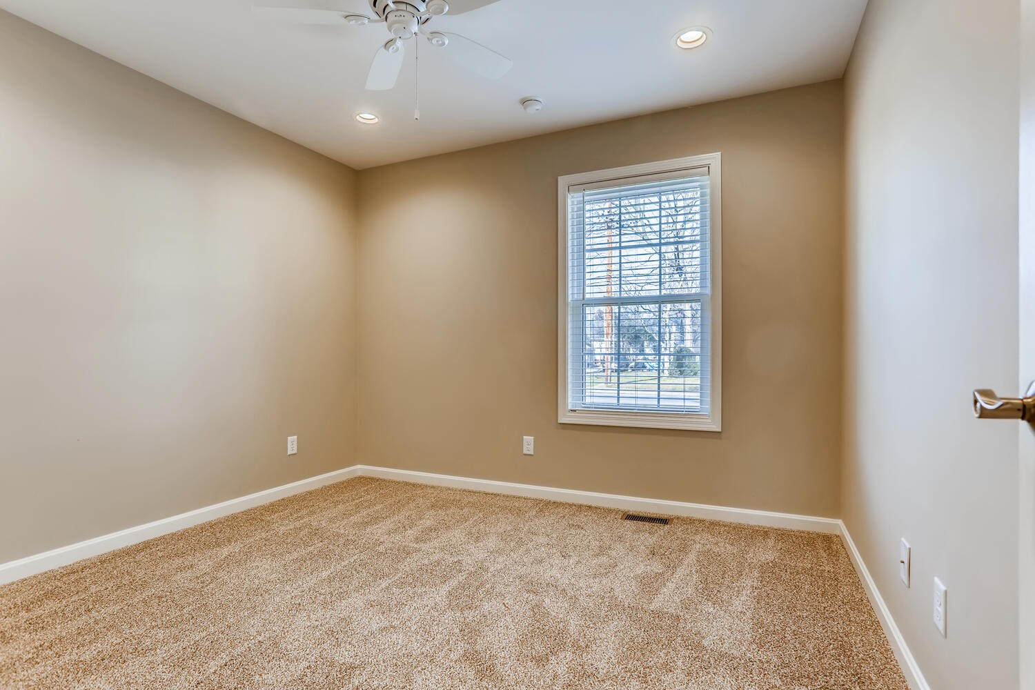 609 East Riverside Drive Evansville, IN 47713 - Photo 19 of 25 Gallery Image 19
