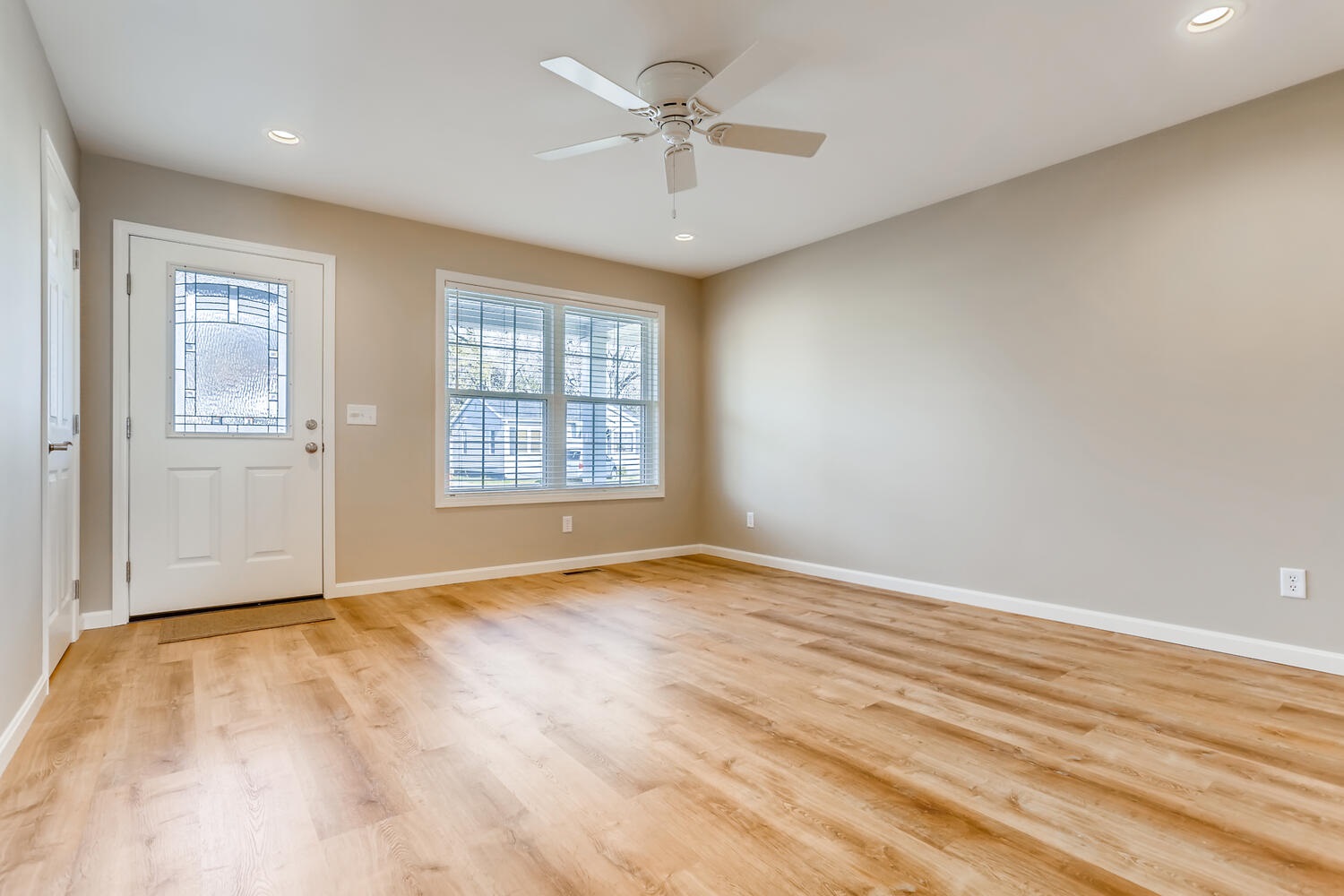 609 East Riverside Drive Evansville, IN 47713 - Photo 6 of 25 Gallery Image 6