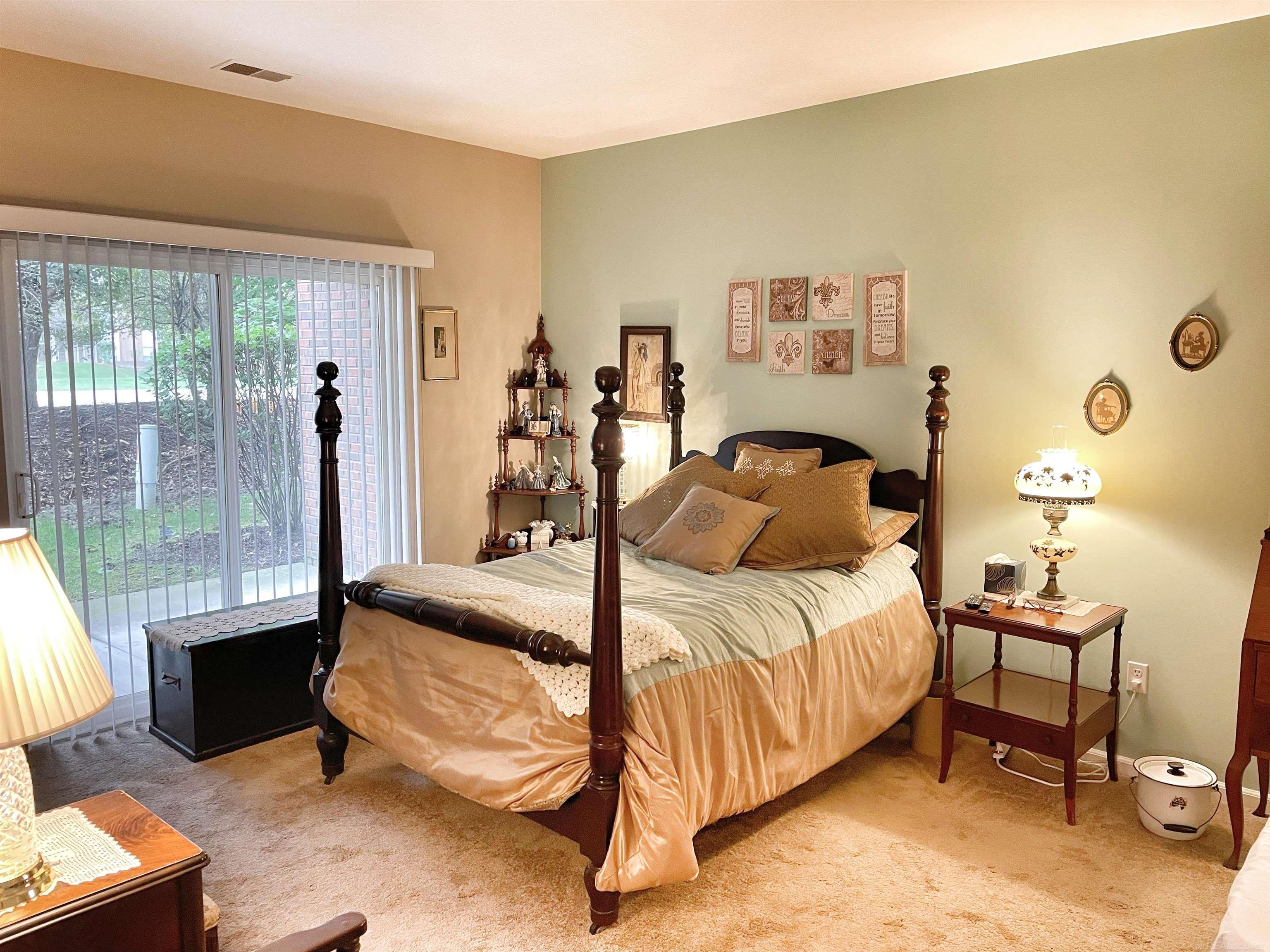 46142 Rhodes Drive Macomb, MI 48044 - Photo 14 of 24 50156804-f1827786-46c4-4a31-a97e-83af8024ec74.JPG