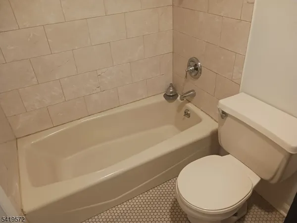 $2,500 | 83 North Willow Street, Unit 1, Montclair, NJ 07042