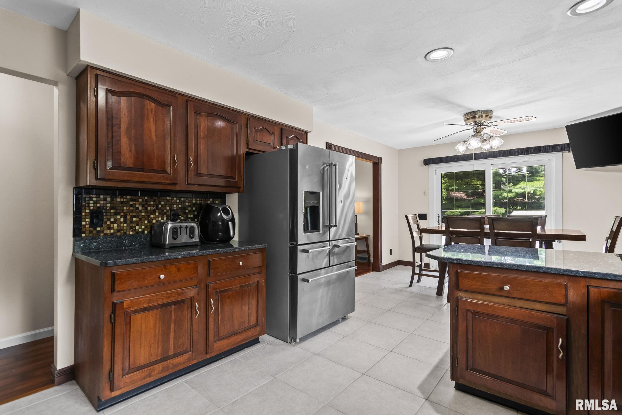 2125 Shabbona Drive Springfield, IL 62702 - Photo 11 of 53