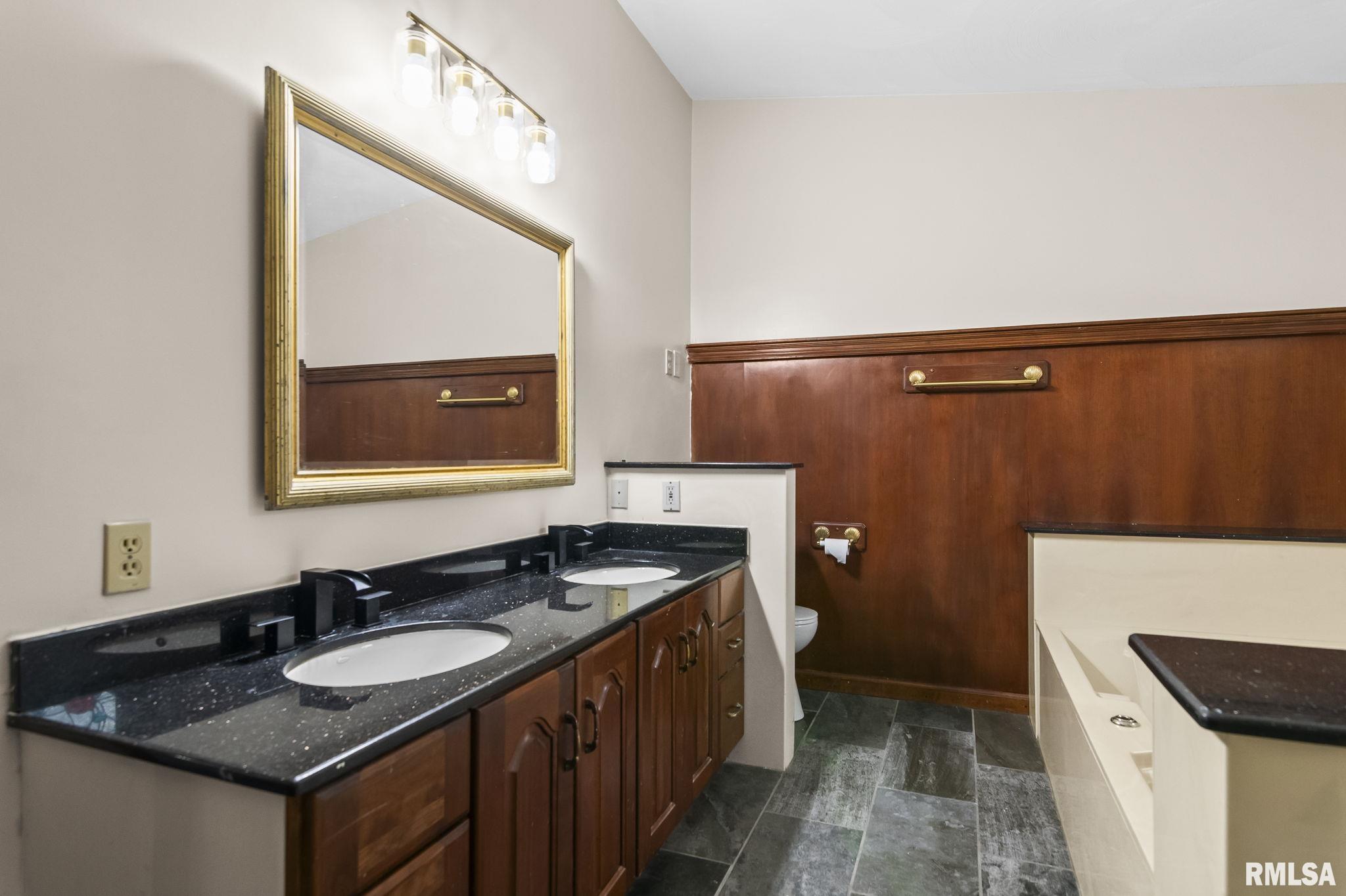 2125 Shabbona Drive Springfield, IL 62702 - Photo 17 of 53