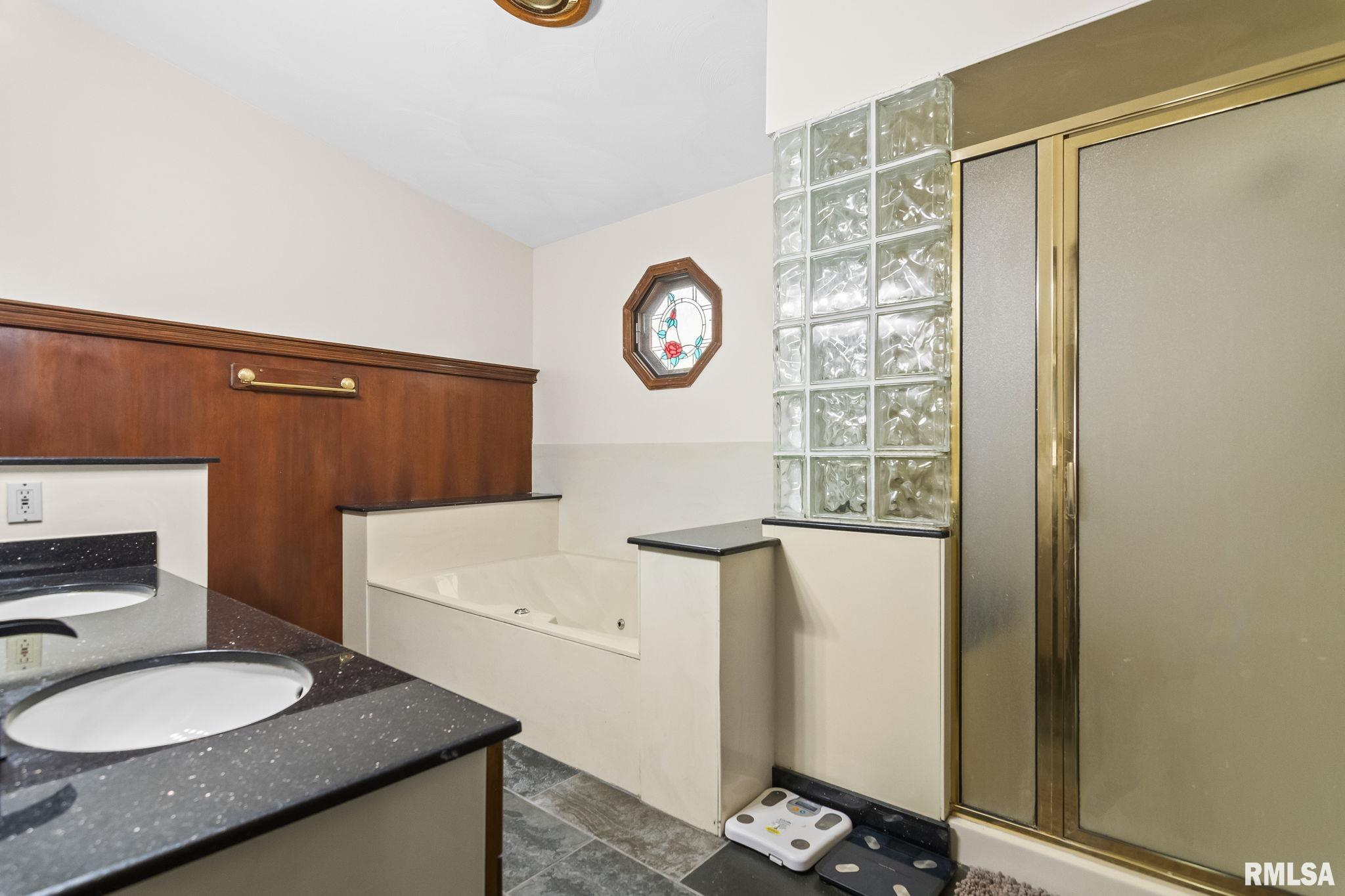 2125 Shabbona Drive Springfield, IL 62702 - Photo 18 of 53