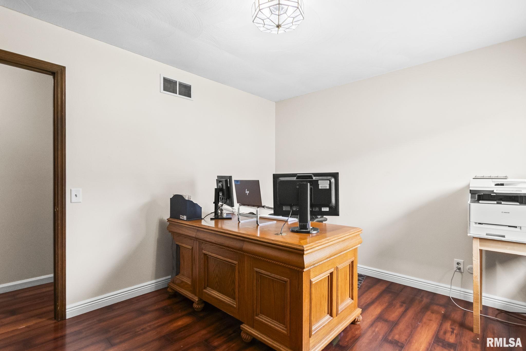 2125 Shabbona Drive Springfield, IL 62702 - Photo 41 of 53