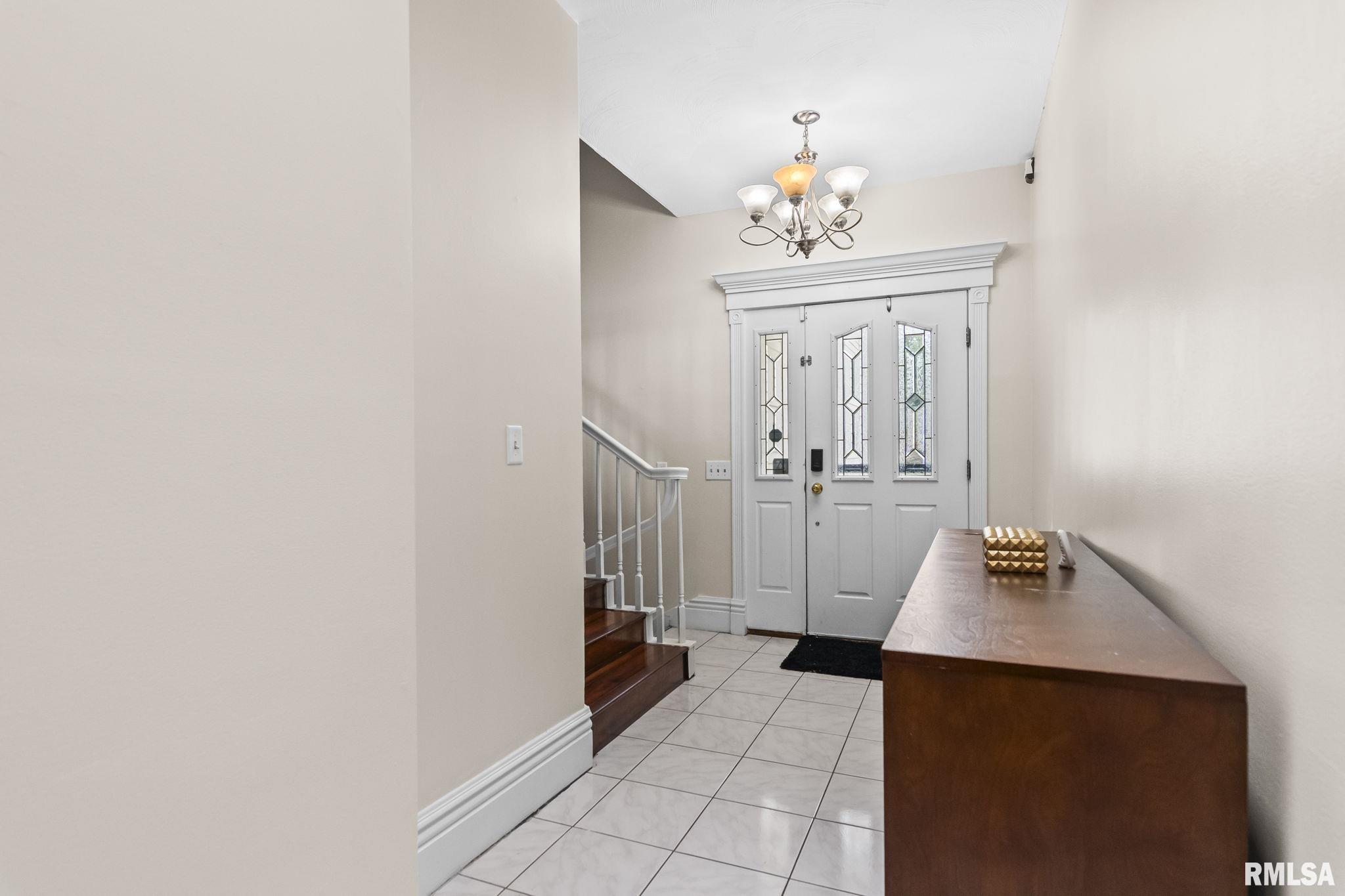 2125 Shabbona Drive Springfield, IL 62702 - Photo 5 of 53