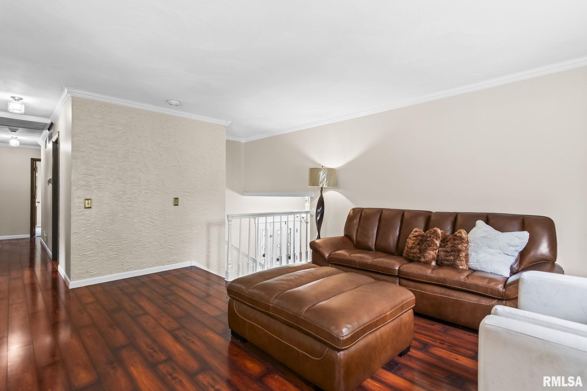 2125 Shabbona Drive Springfield, IL 62702 - Photo 8 of 53