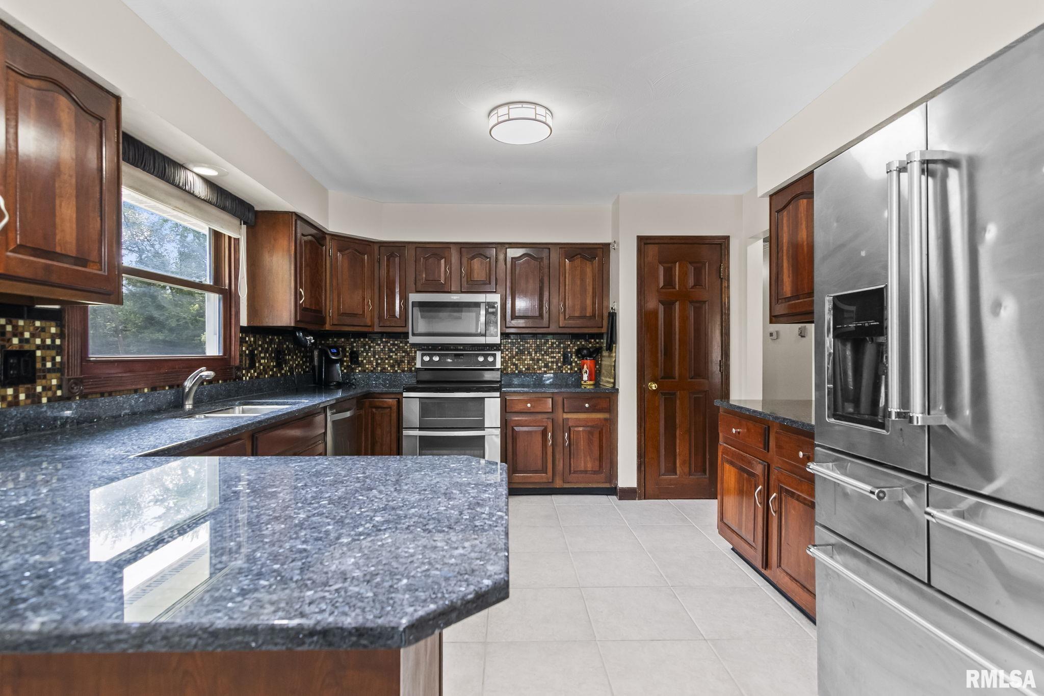 2125 Shabbona Drive Springfield, IL 62702 - Photo 10 of 53