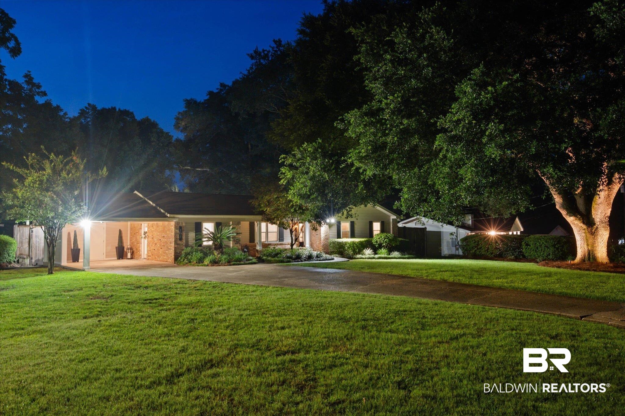 101 Ann Street Daphne, AL 36527 - Photo 32 of 38 Contemporary single-story residence with a brick and painted exterior