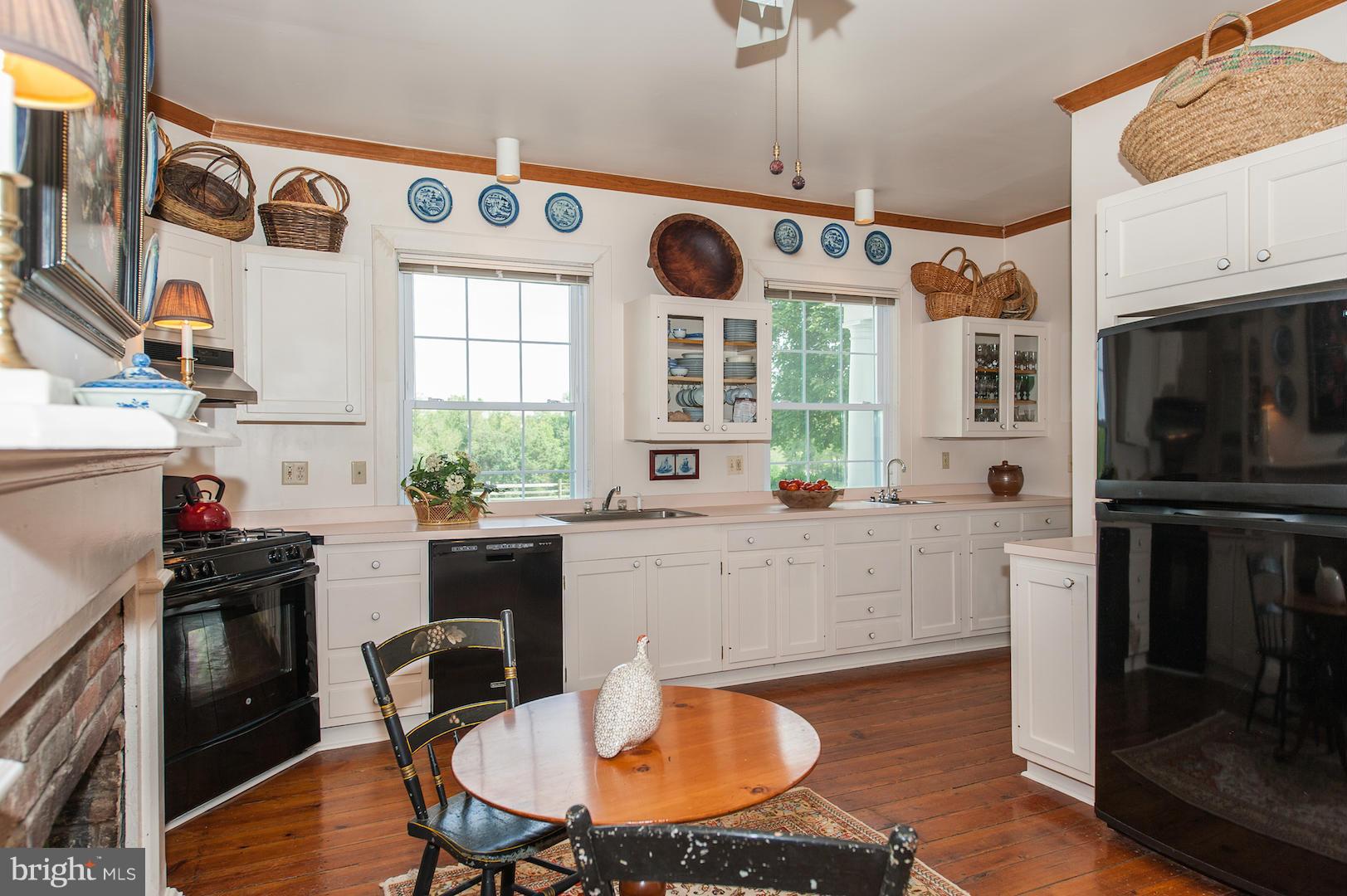 1837 Bordens Spring Road White Post, VA 22663 - Photo 17 of 30 Country Kitchen