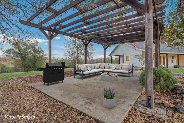 $695,000 | 13303 Intermountain Road, Redding, CA 96003