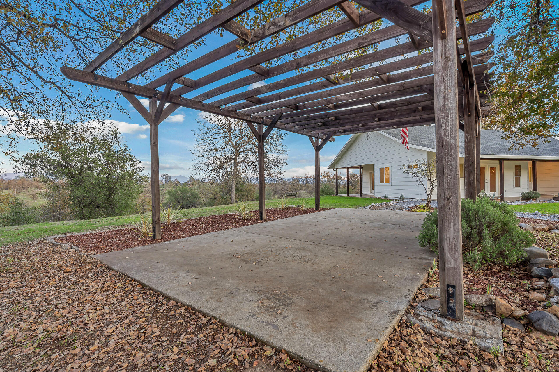 13303 Intermountain Road Redding, CA 96003 - Photo 24 of 64 13303IntermountainRoad-27