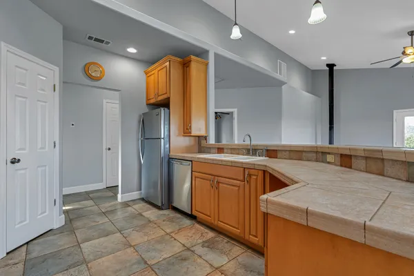 $695,000 | 13303 Intermountain Road, Redding, CA 96003
