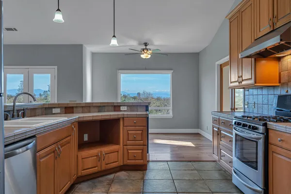 $695,000 | 13303 Intermountain Road, Redding, CA 96003