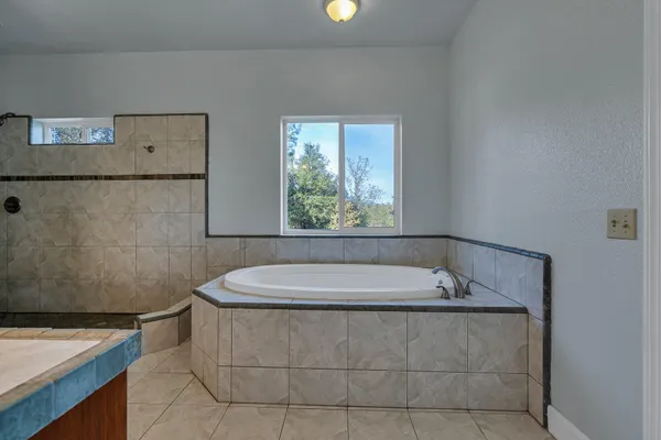 $695,000 | 13303 Intermountain Road, Redding, CA 96003