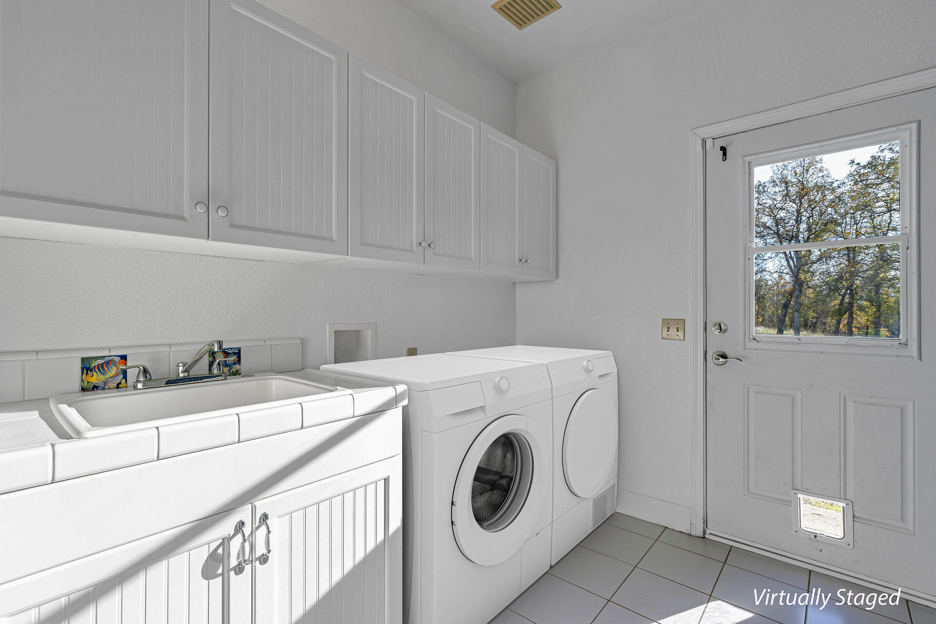 13303 Intermountain Road Redding, CA 96003 - Photo 59 of 64 a utility room with dryer and washer