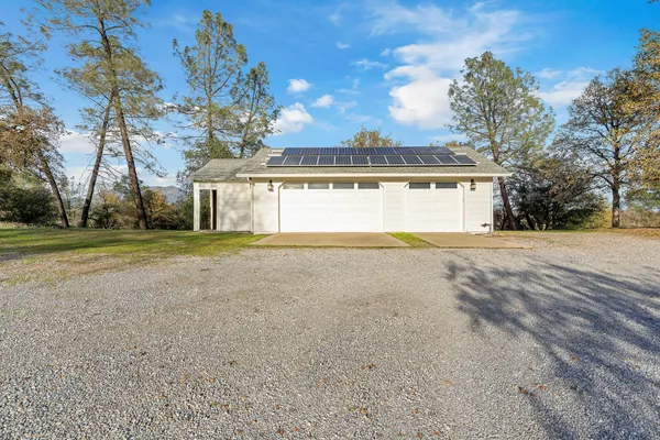 $695,000 | 13303 Intermountain Road, Redding, CA 96003