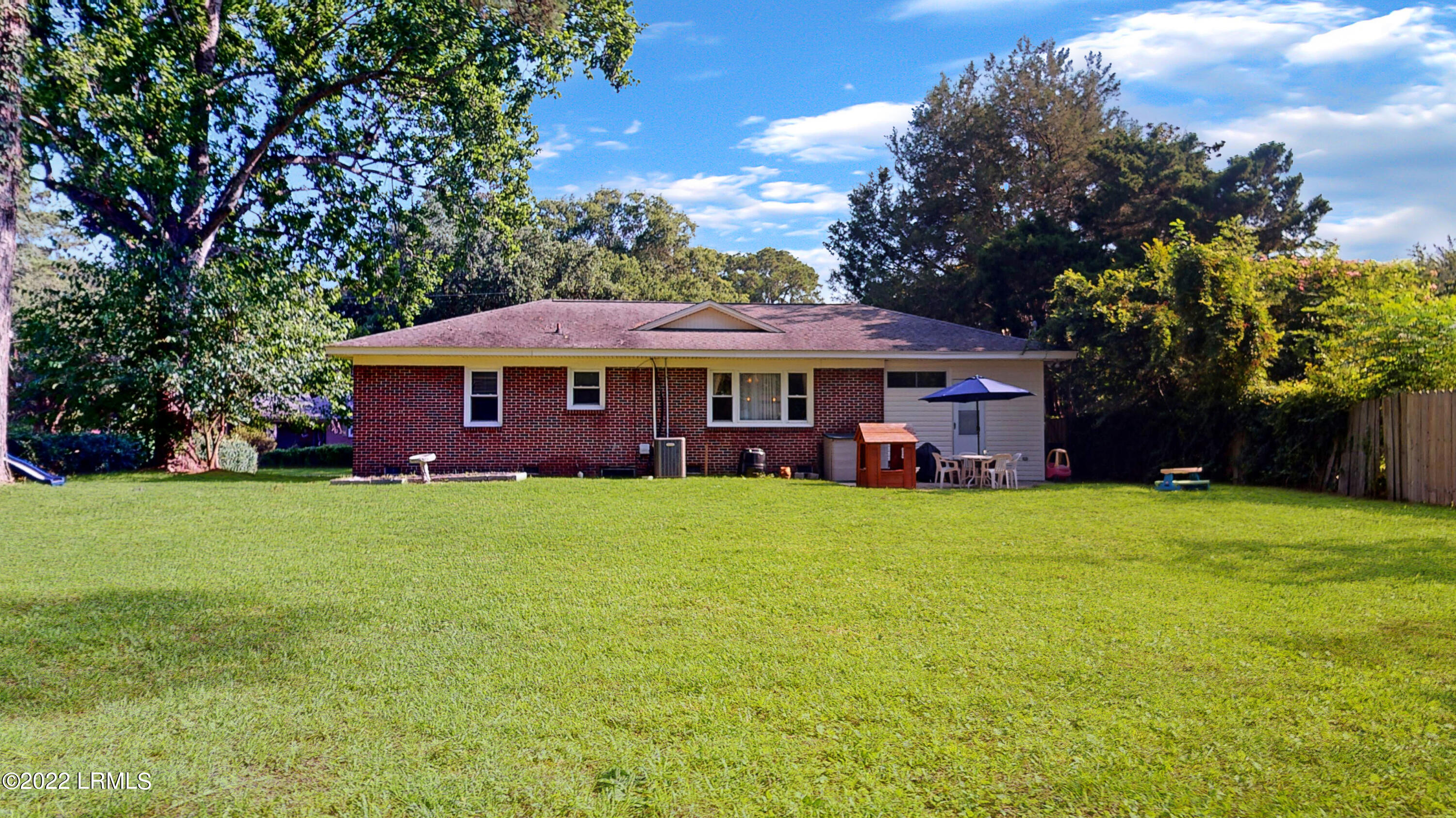 2502 State Rd S-7-277 Beaufort, SC 29902 - Photo 4 of 17 2502-Waverly-Way-06162022_192125