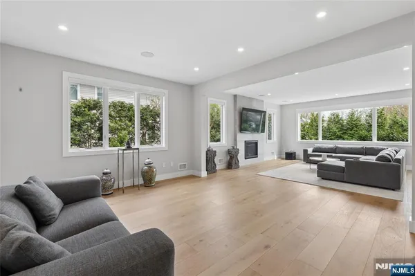 $12,000 | 34 Merrifield Way, Cresskill, NJ 07626