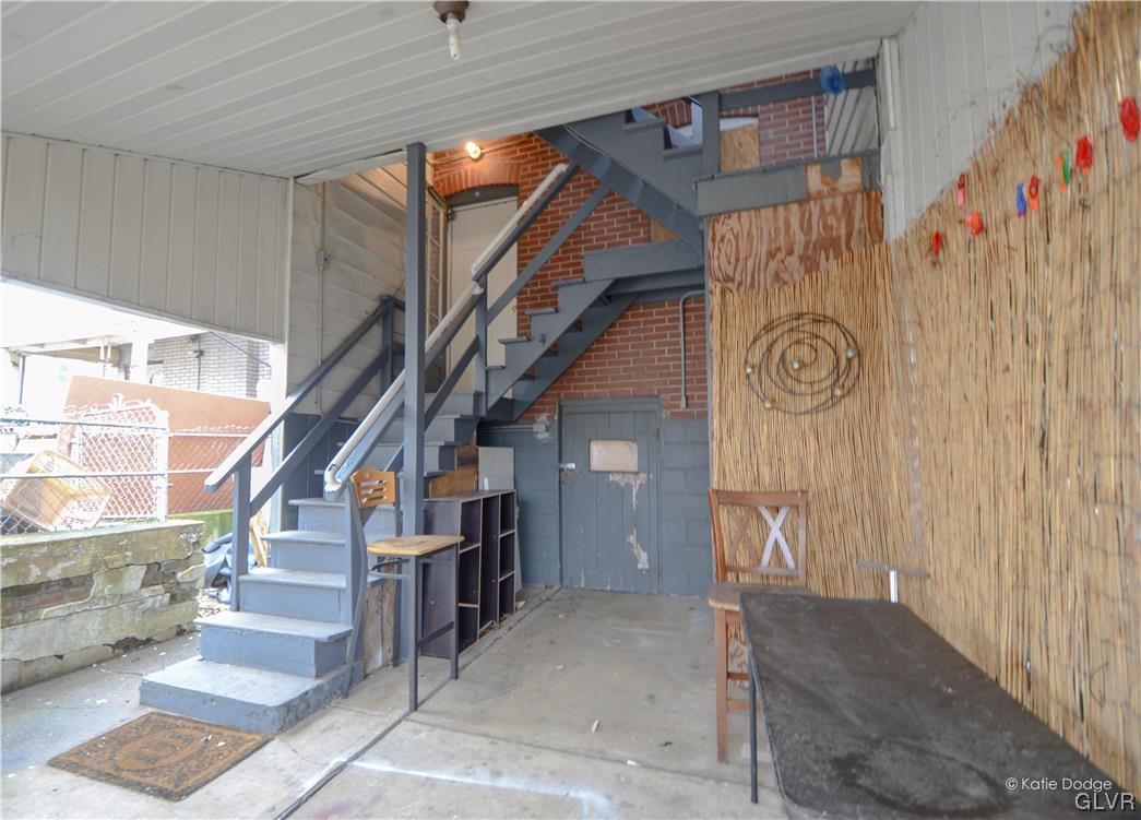 606 Hayes Street Bethlehem, PA 18015 - Photo 11 of 12 a view of entryway