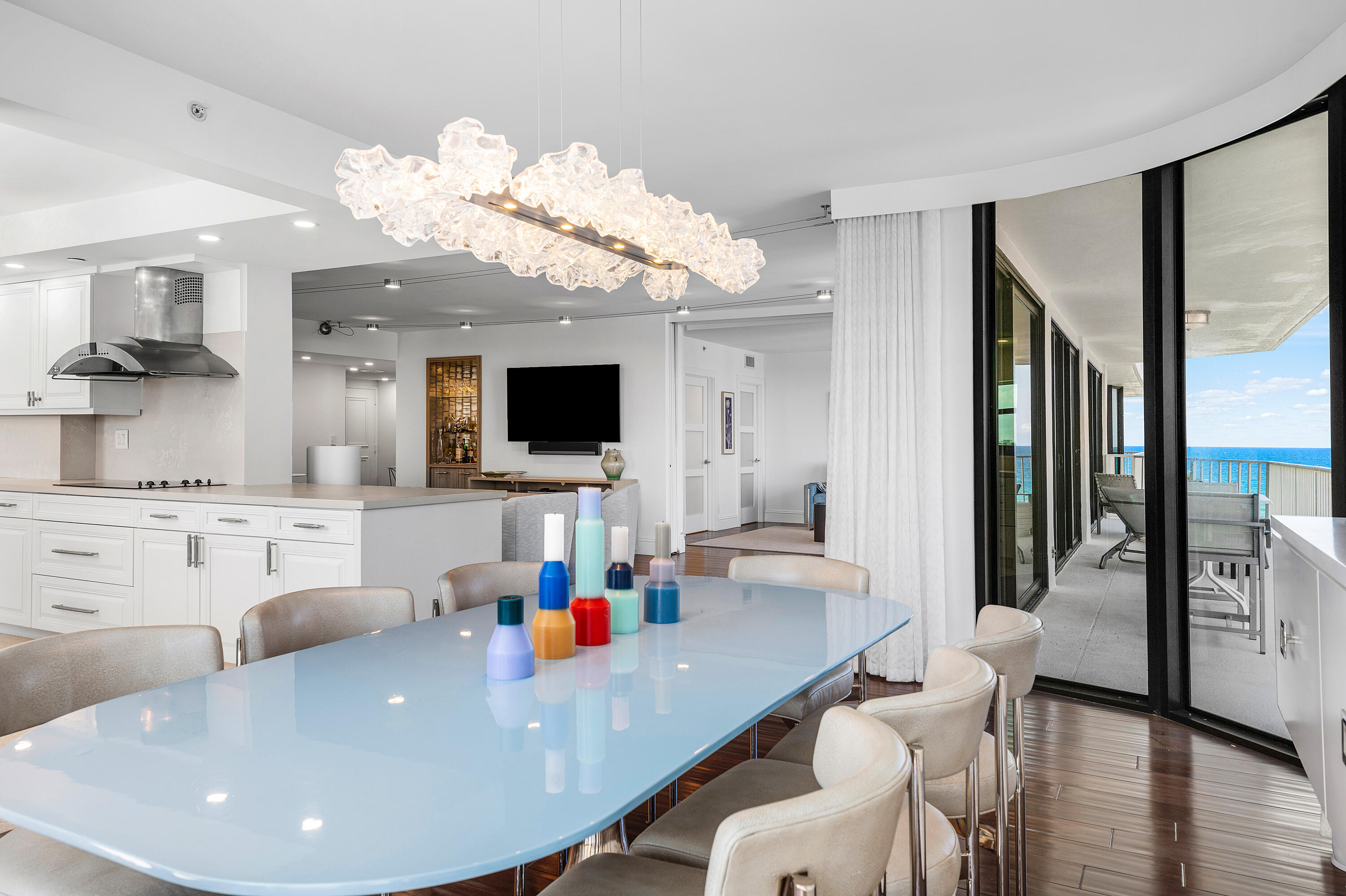 2917 South Ocean Boulevard, Unit 505 Highland Beach, FL 33487 - Photo 6 of 41 008-2917SouthOceanBoulevard-505-DINING T