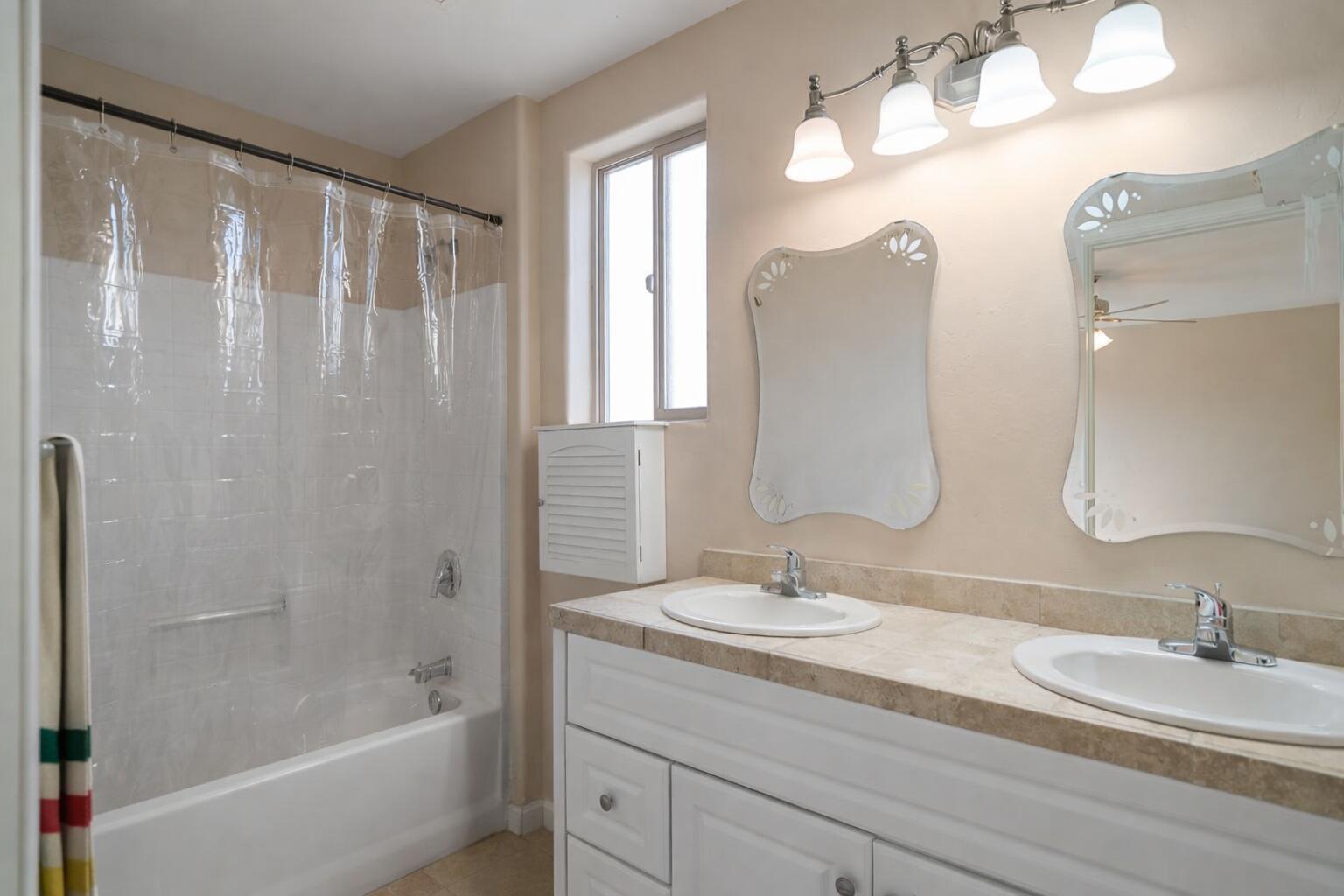 61869 Grand View Circle Joshua Tree, CA 92252 - Photo 15 of 34 Primary bath
