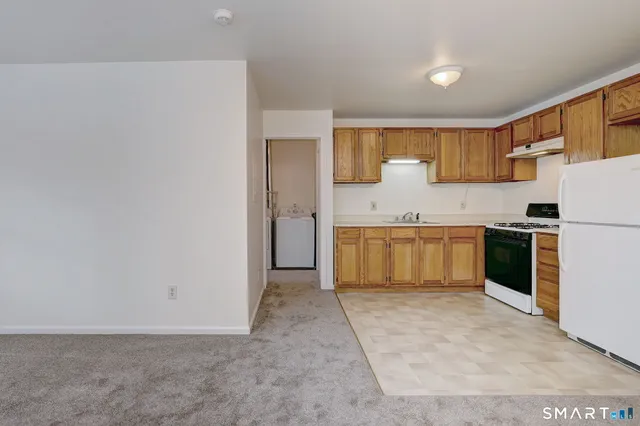 $1,600 | 14 Cherry Street, Unit E, Milford, CT 06460