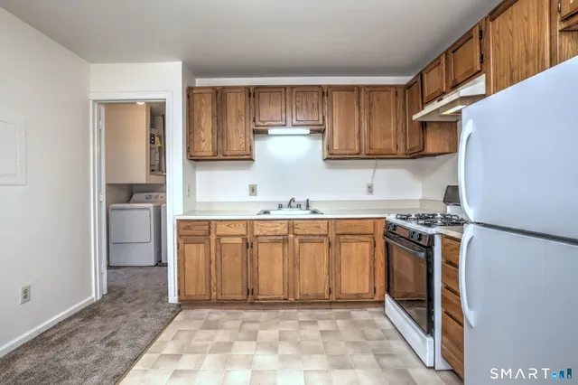 $1,600 | 14 Cherry Street, Unit E, Milford, CT 06460