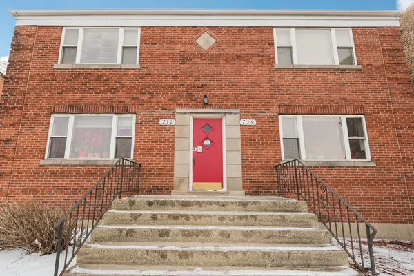 $699,000 | 737-739 Garfield Street, Oak Park, IL 60304