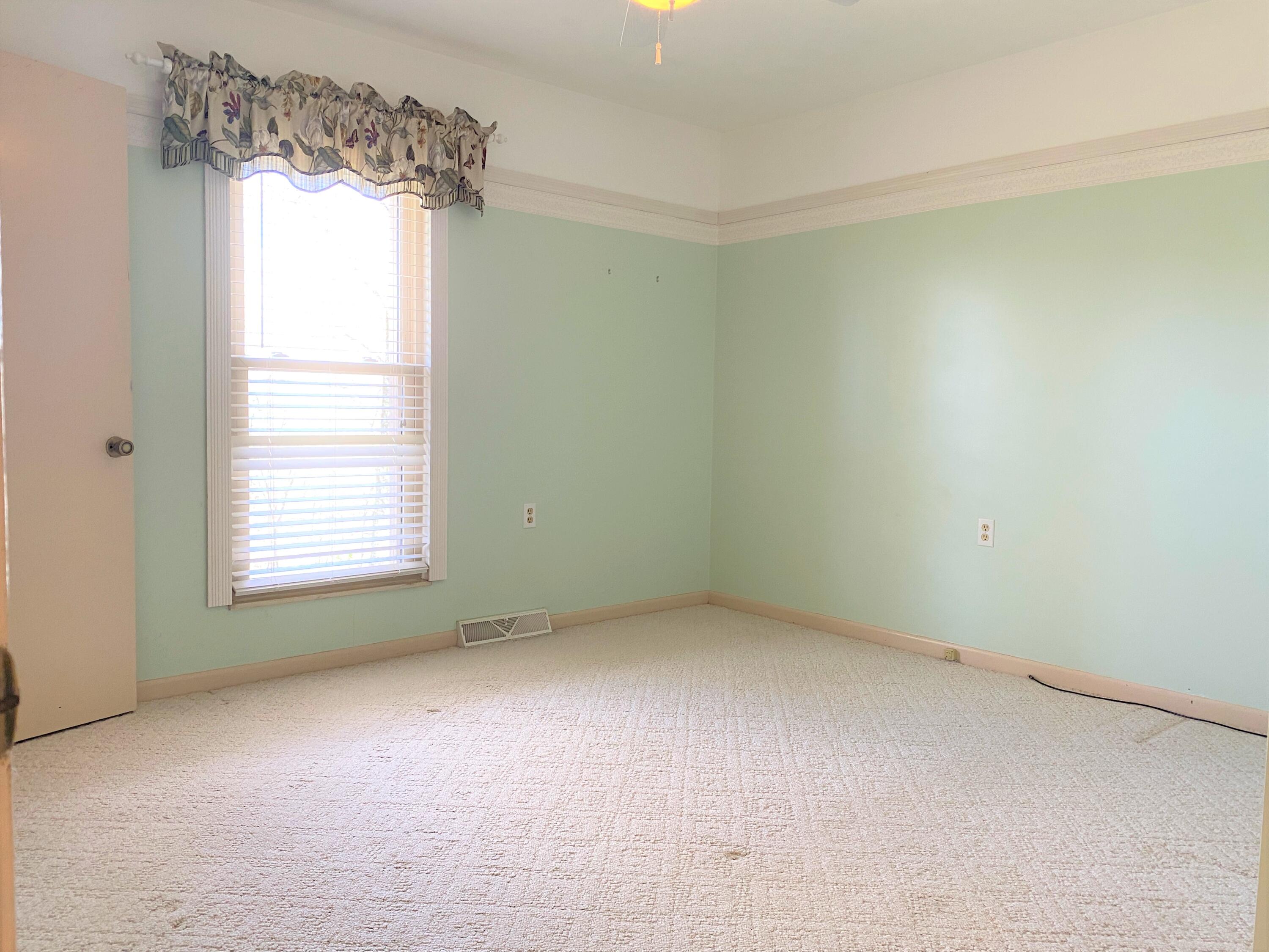 206 Sherwood Road Powell, TN 37849 - Photo 10 of 27 IMG_9345