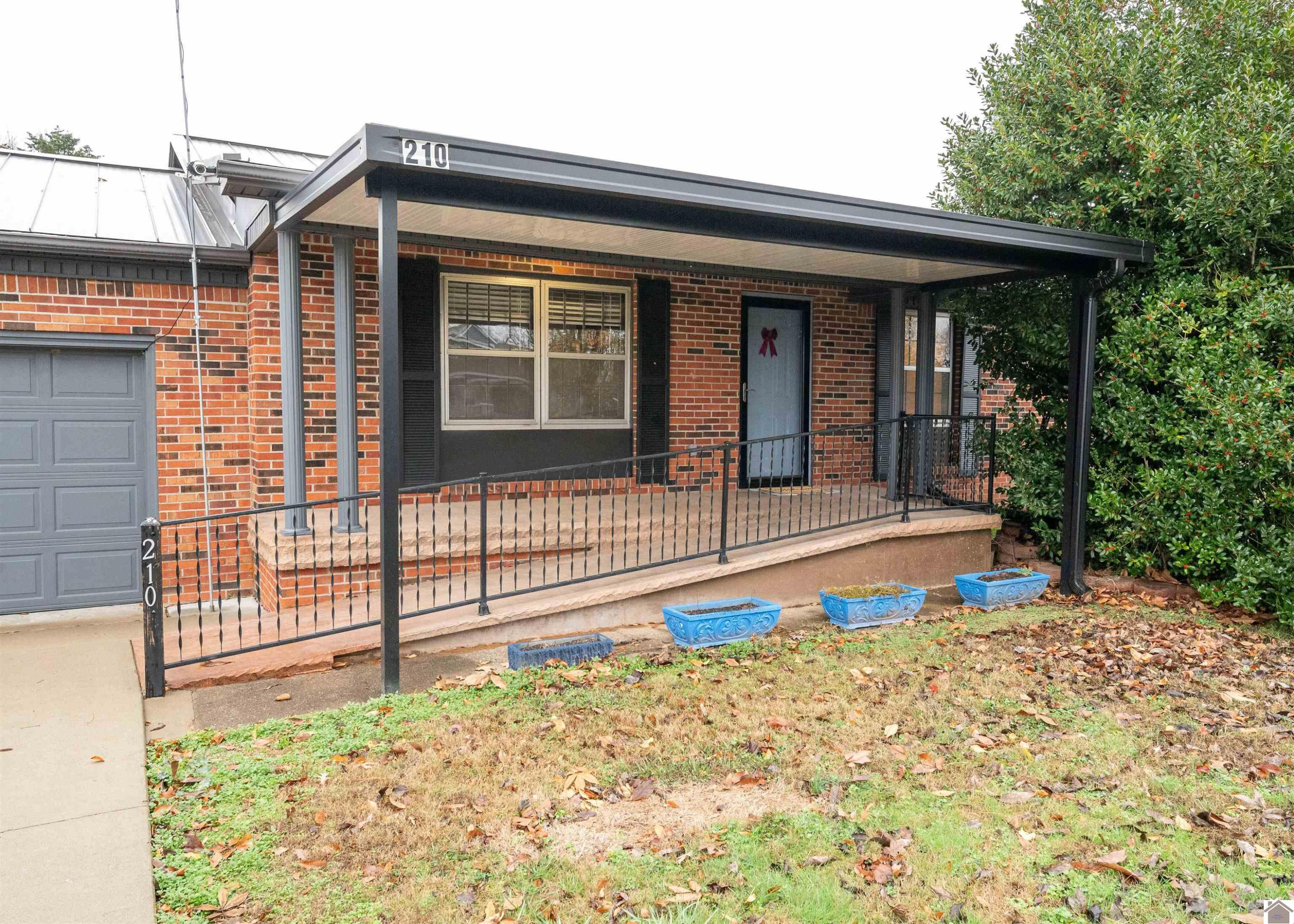210 Irvin Cobb Road Murray, KY 42071 - Photo 2 of 33 Photo 2