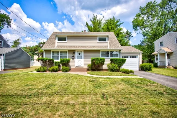 $459,900 | 448 Warfield Road, North Plainfield, NJ 07060