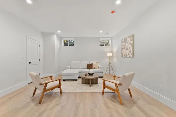 $4,349,000 | 8 Crestview Road, Needham, MA 02492