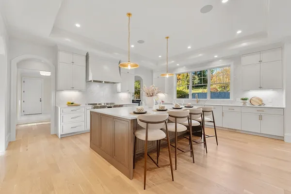 $4,349,000 | 8 Crestview Road, Needham, MA 02492