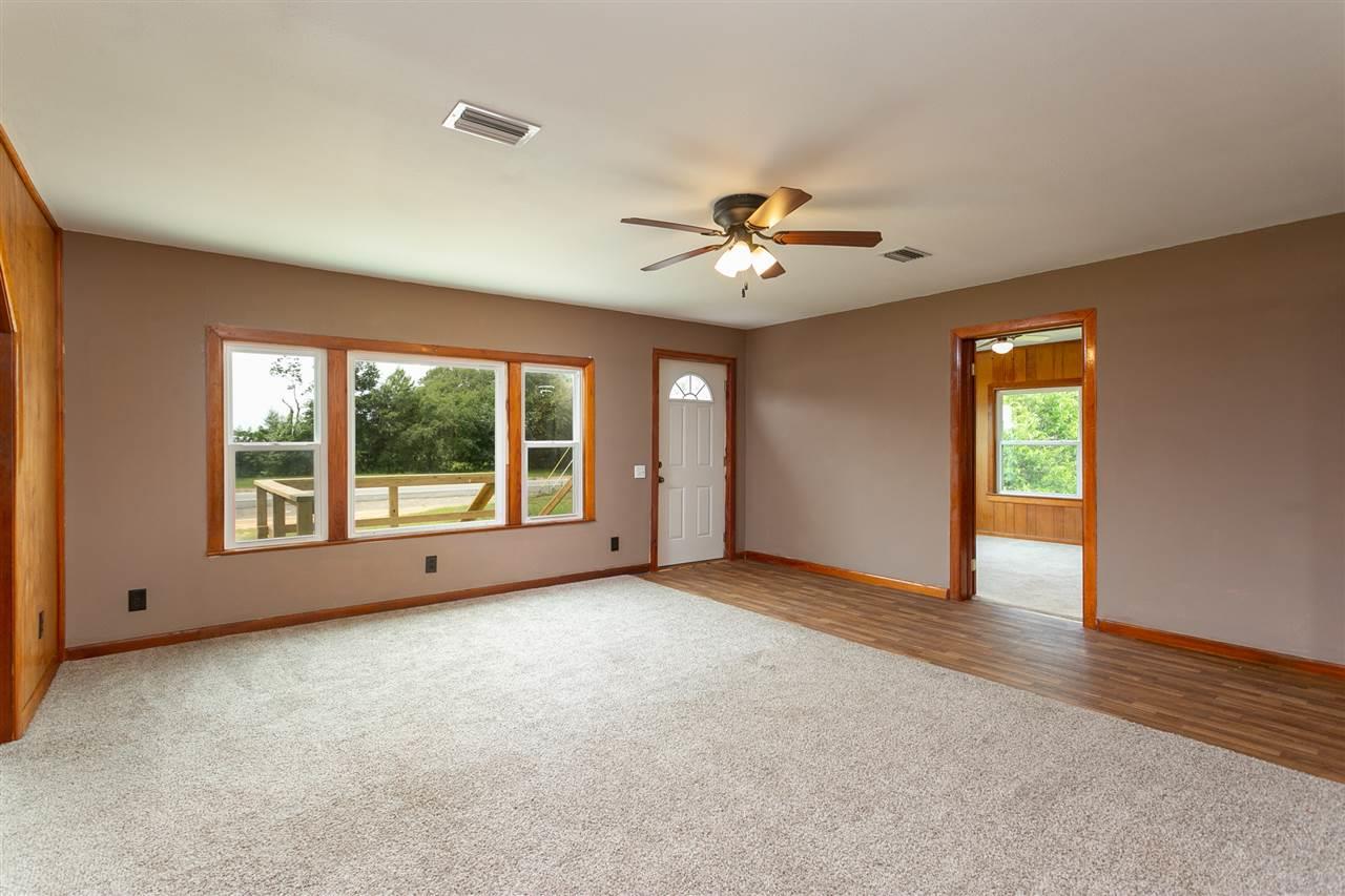 9422 Nichols Lake Road Milton, FL 32583 - Photo 2 of 19 Gallery Image 2