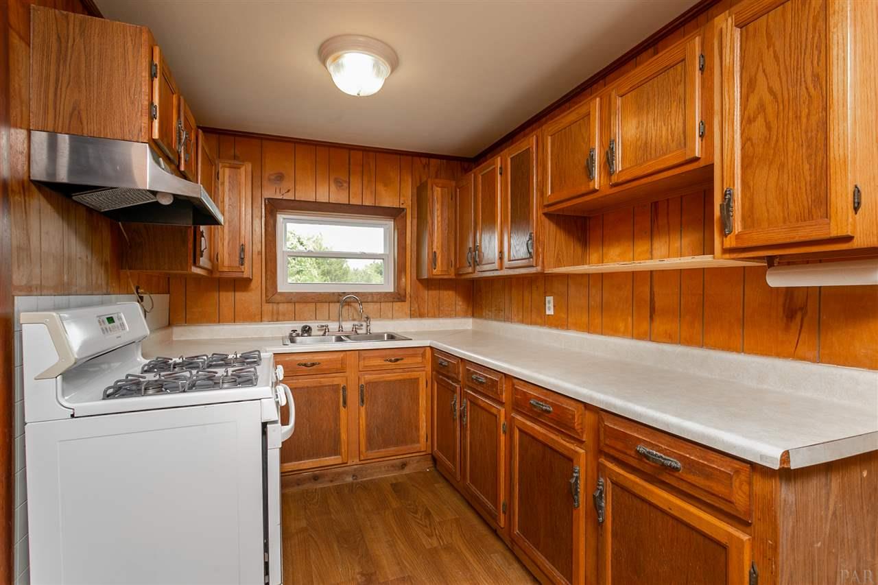 9422 Nichols Lake Road Milton, FL 32583 - Photo 7 of 19 Gallery Image 7