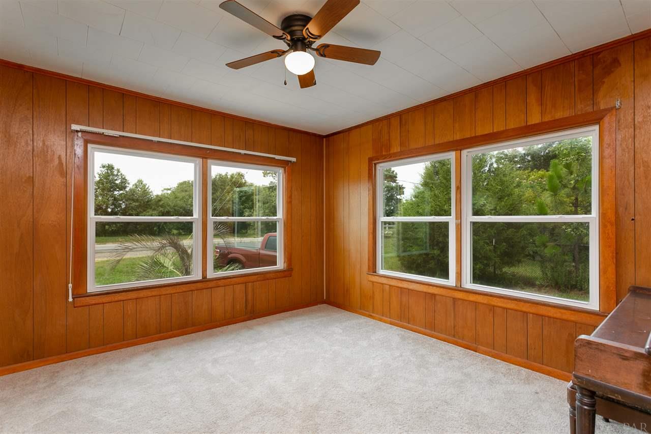 9422 Nichols Lake Road Milton, FL 32583 - Photo 10 of 19 Gallery Image 10