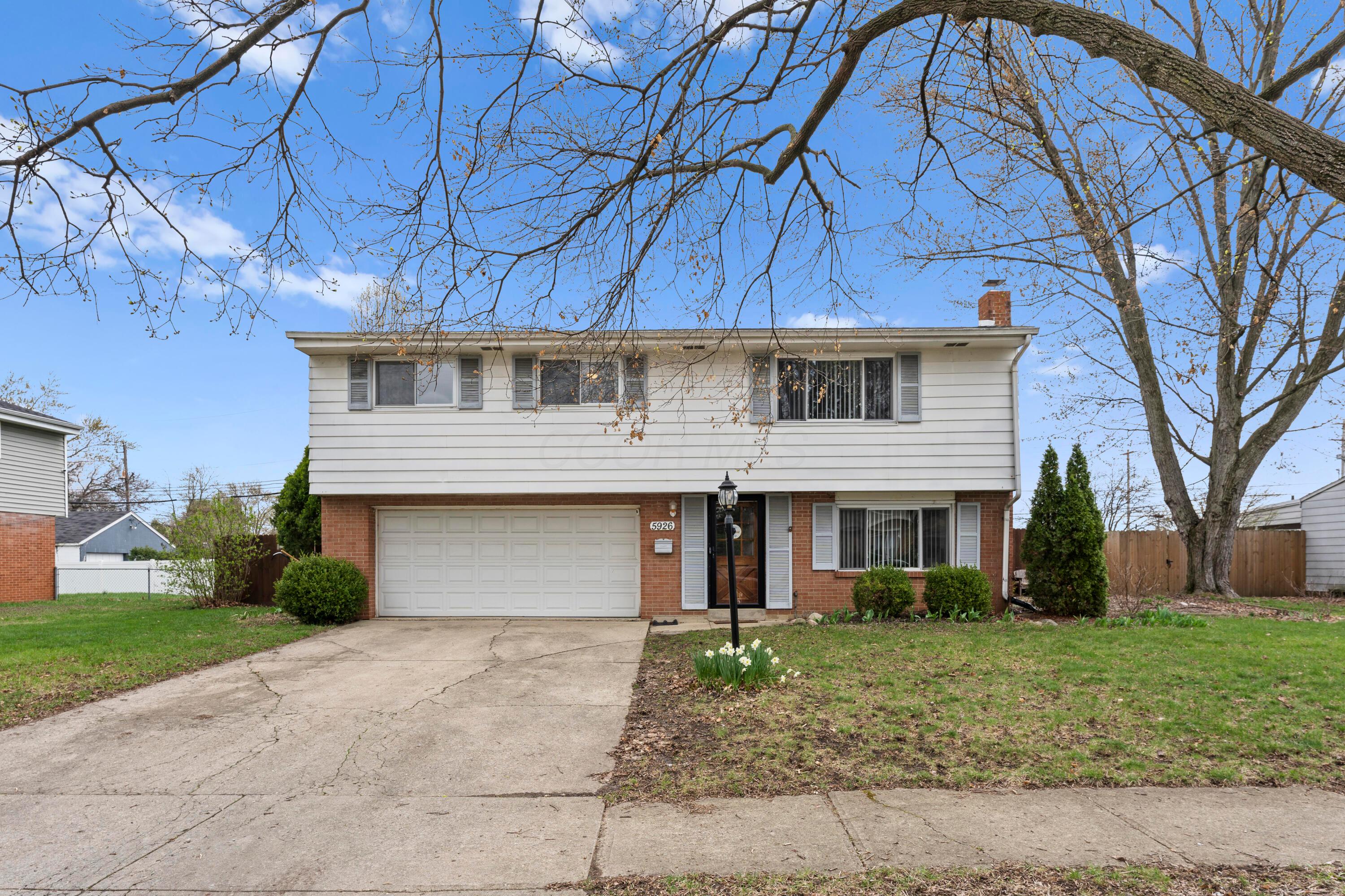 5926 Endicott Road Columbus, OH 43229 - Photo 10 of 37 5926 Endicott Rd