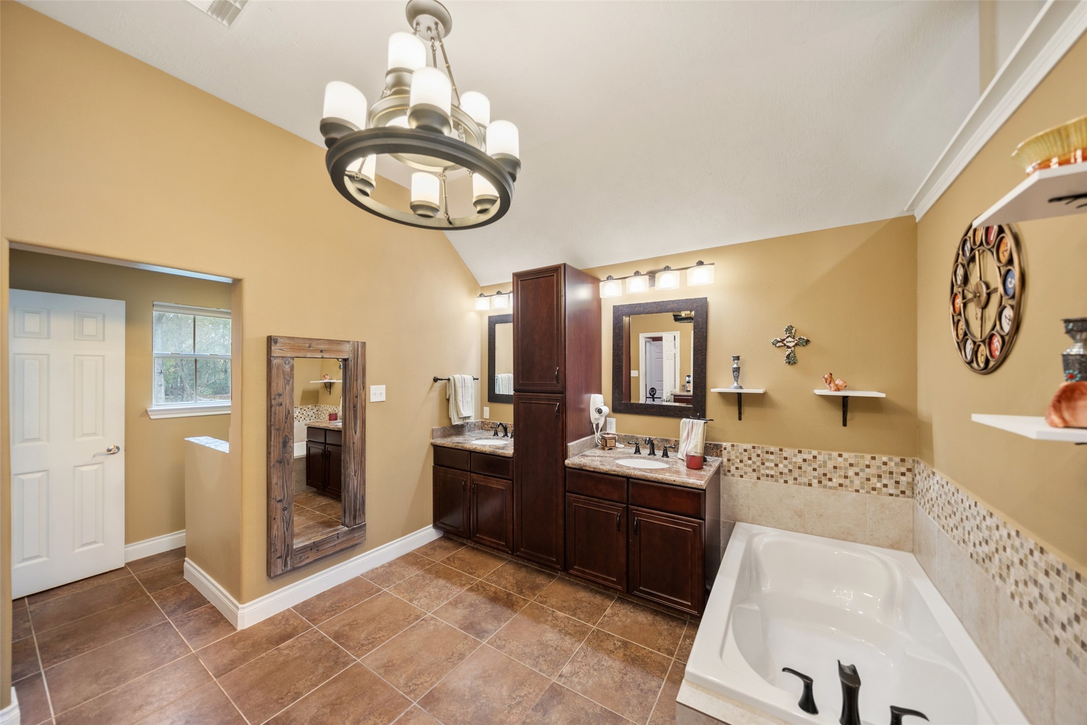 30719 Aldine Westfield Road Spring, TX 77386 - Photo 28 of 35 Secondary 2nd Floor Primary Bathroom with Garden Tub
